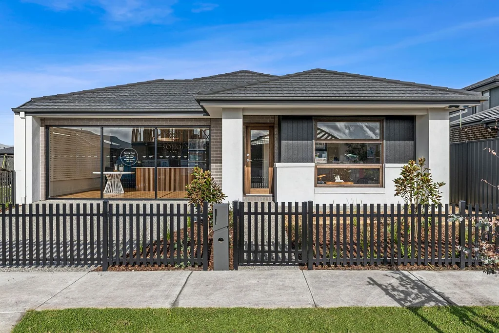 Sunbury 4 Bedroom Off the plan Display Homes for sale with 6% Leaseback and massive stamp duty savings.
