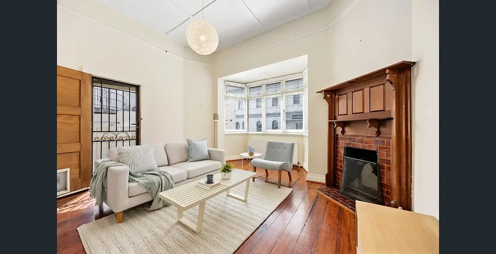 Charming Art Deco Apartment with Private Courtyard in the Heart of St Kilda