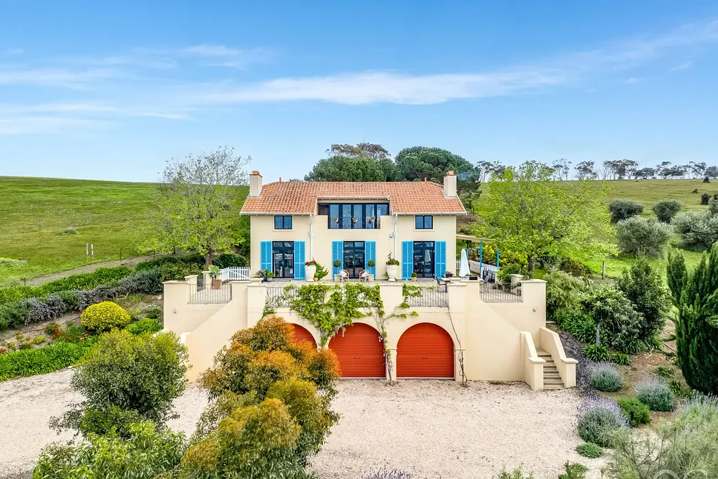 Back Valley 4房  Open the Door: To a Mediterranean Dream with Unforgettable Views