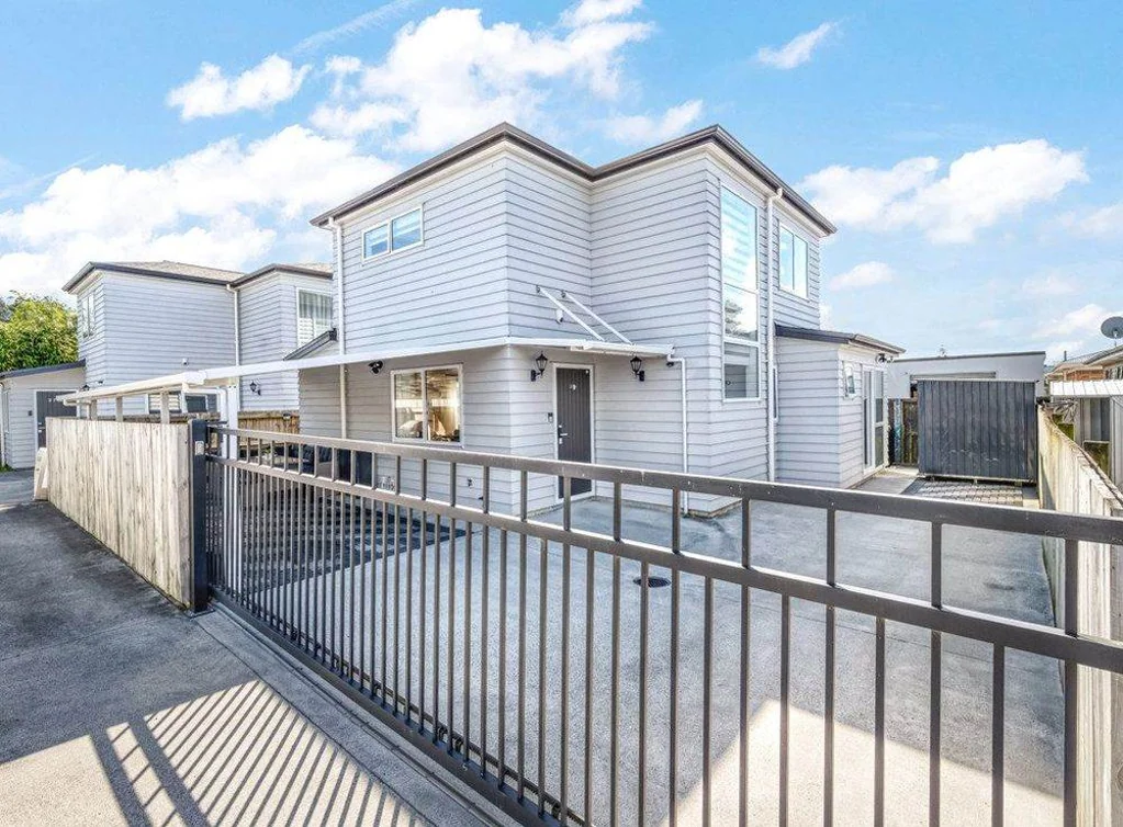 Papakura 3બેડરૂમ Space, Security, Style — All in One Address