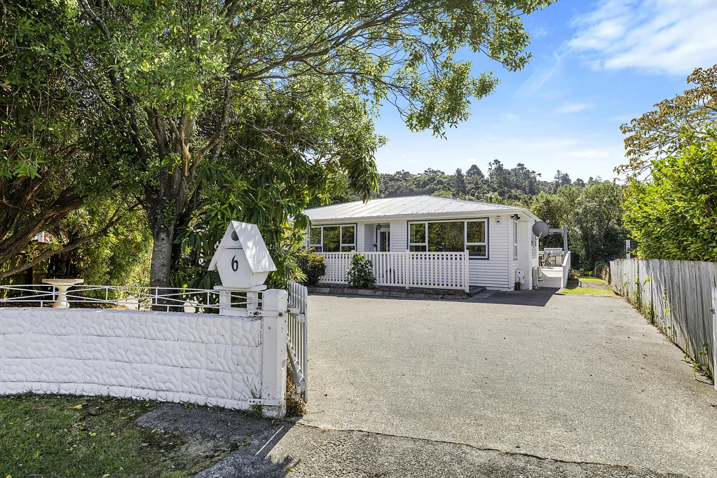 6 Kapuranga Grove, Stokes Valley, Lower Hutt, Wellington