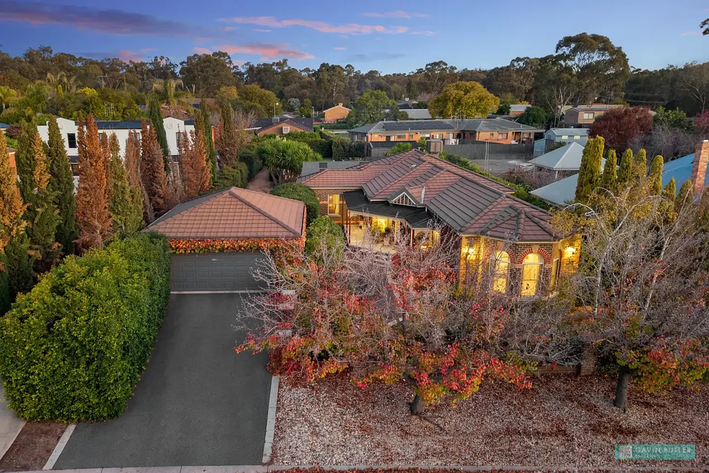 Kennington 5房  Timeless Hawthorn Brick Elegance in Exclusive Kennington
