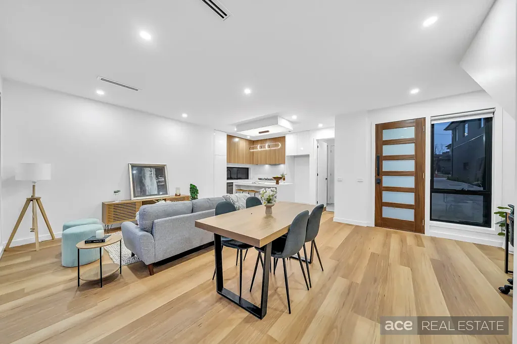 Bundoora 3房 现代时尚联排 3卧2卫 高端装修 黄金Bundoora地段 投资自住优选 Brand New Townhouses in Blue Chip Location