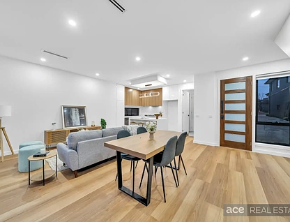 1/4 Joseph Street, Bundoora, VIC 3083, 3房, 2浴, Townhouse