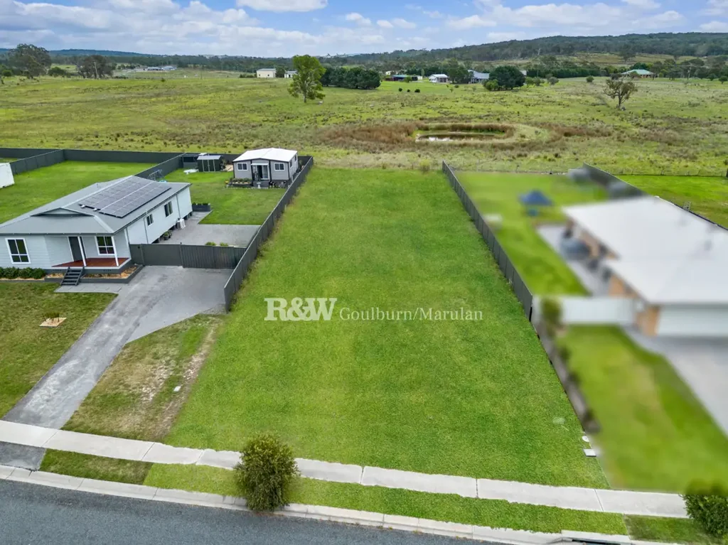 Marulan READY TO BUILD BLOCK 1,135M2 IN DESIRABLE ESTATE