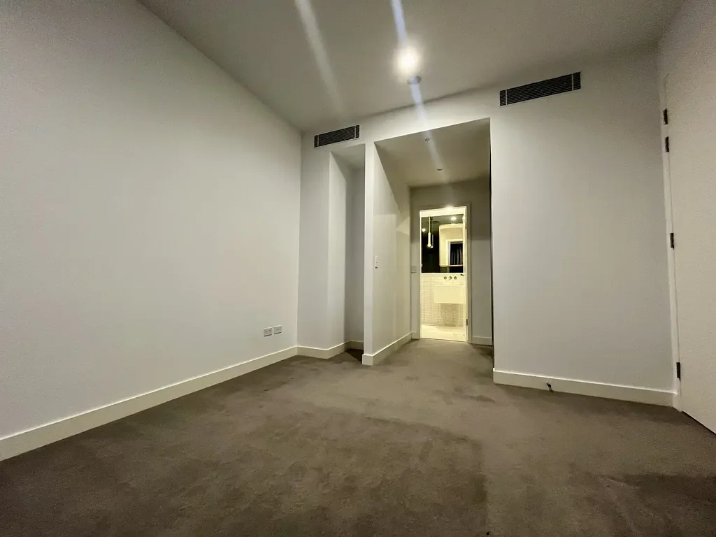 MODERN TWO BEDROOM APARTMENT FOR LEASE IN PRIME HURSTVILLE LOCATION!