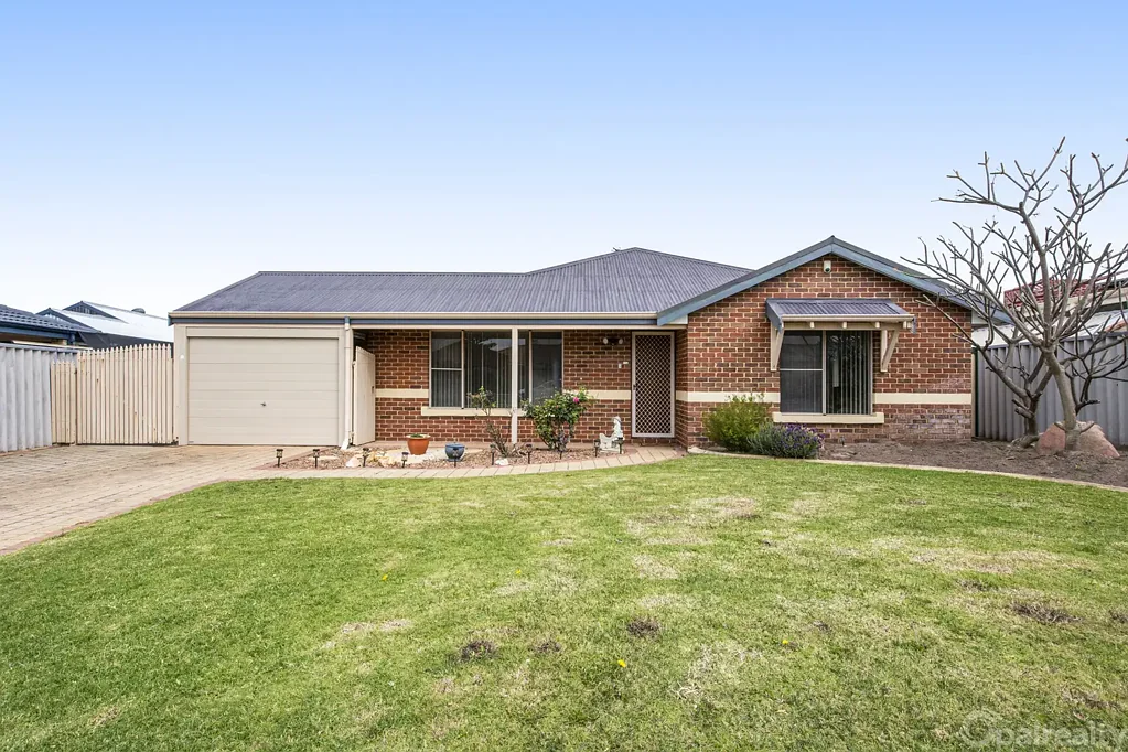 Warnbro 4Zimmer Big block, great street appeal, endless potential