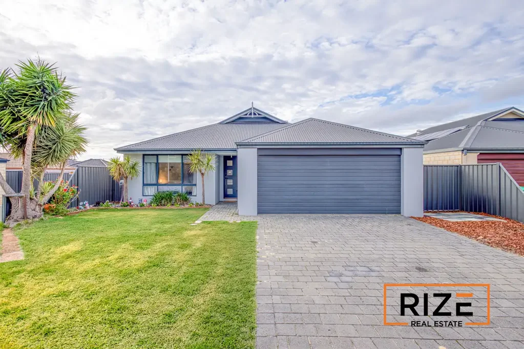 Banksia Grove 4ห้องนอน Relaxed Living with Space, Light & Corner Block Appeal