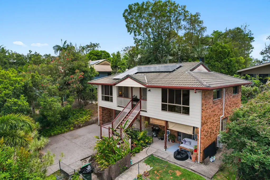 Dual Occupancy 3-Bedroom Home – Electricity, Water, Internet & Gardens Included!