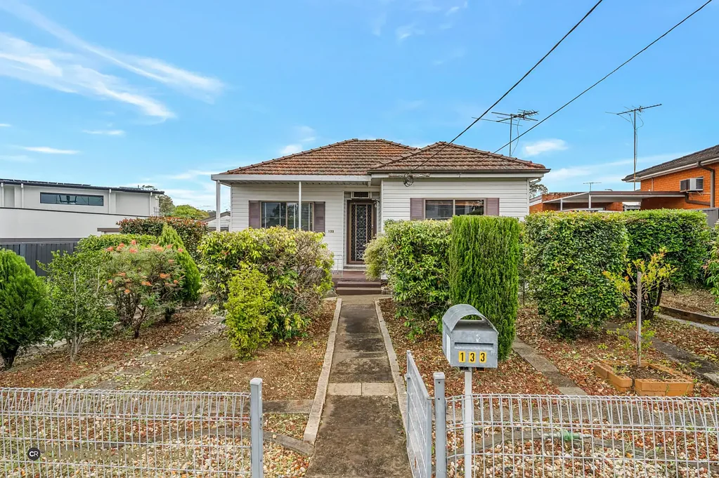 Greystanes 2ਬੈੱਡਰੂਮ Prime Location | Endless Potential