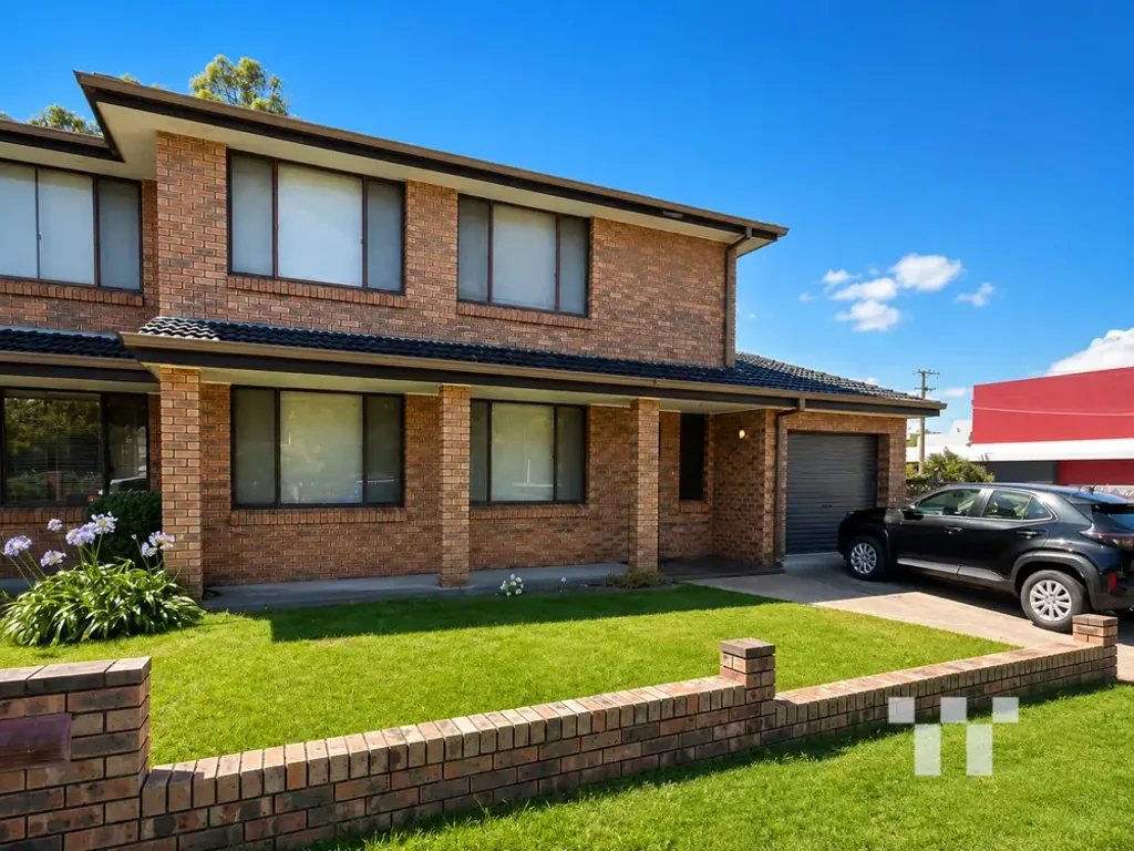 Spacious Townhouse in the Heart of Merewether