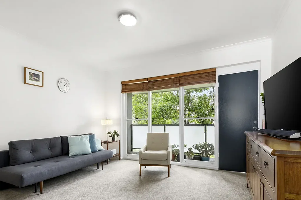 One bed in heart of South Yarra