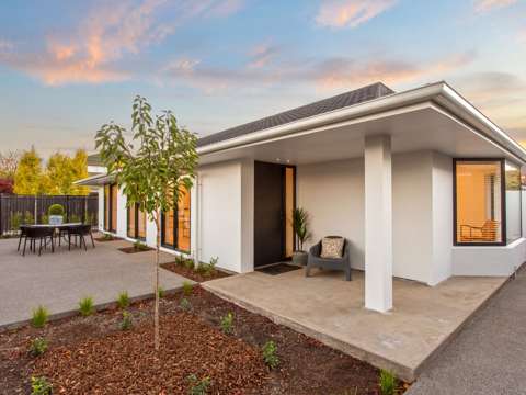 Merivale 3房  Captivating - Inside and out!
