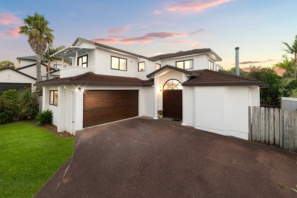 Pinehill 4房  Elevated Family Home in the Heart of Pinehill