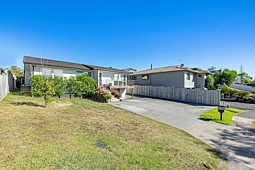 11 & 11A Quibray Place, Botany Downs