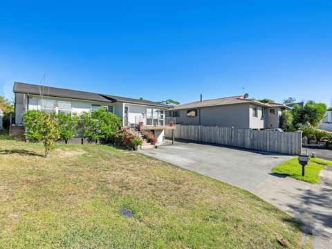 Botany Downs 6部屋 Home & Income with Potential