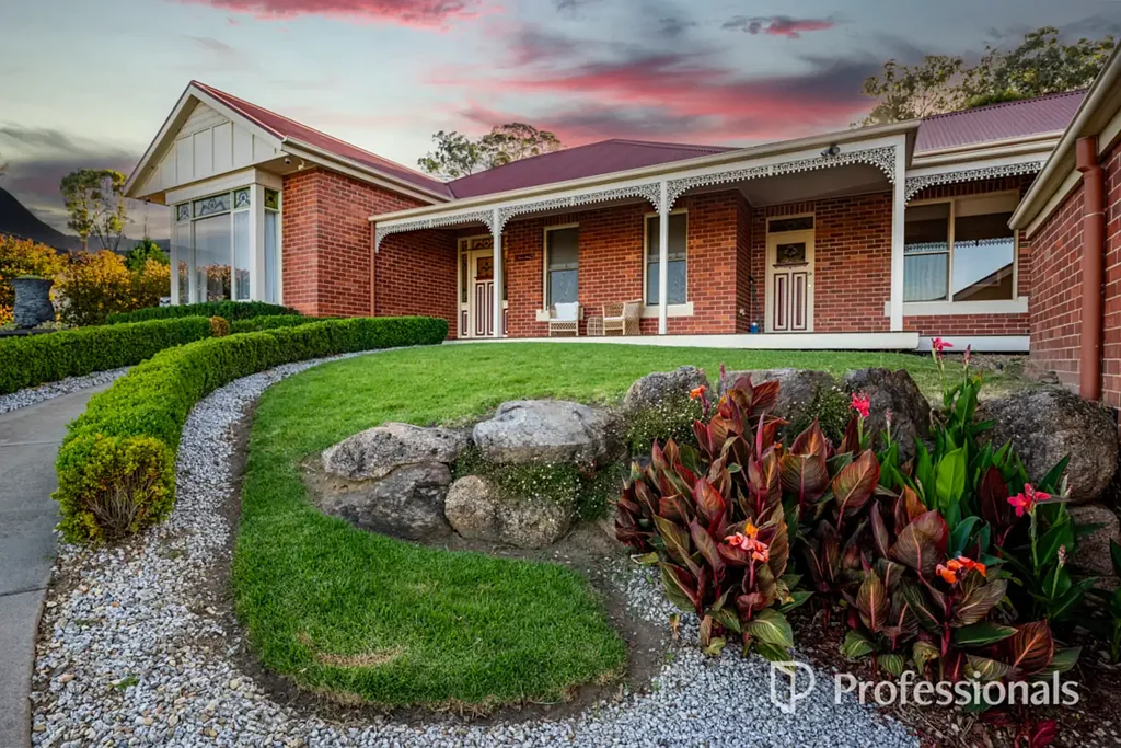 Wodonga 4 Bedroom HUON VIEW – HIGH ON THE HILL