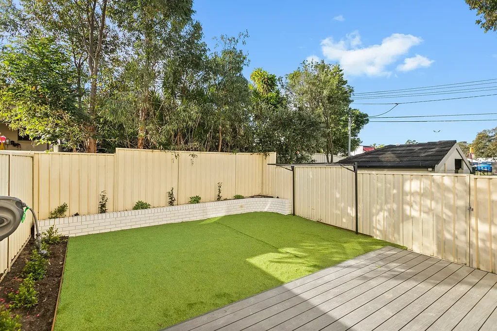 Free-Flowing Townhouse | Ultra Convenience
