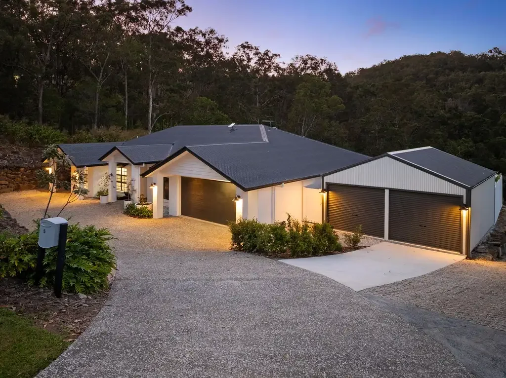 Mount Nathan 4部屋 Tranquil Hinterland Haven with Views Above the Trees