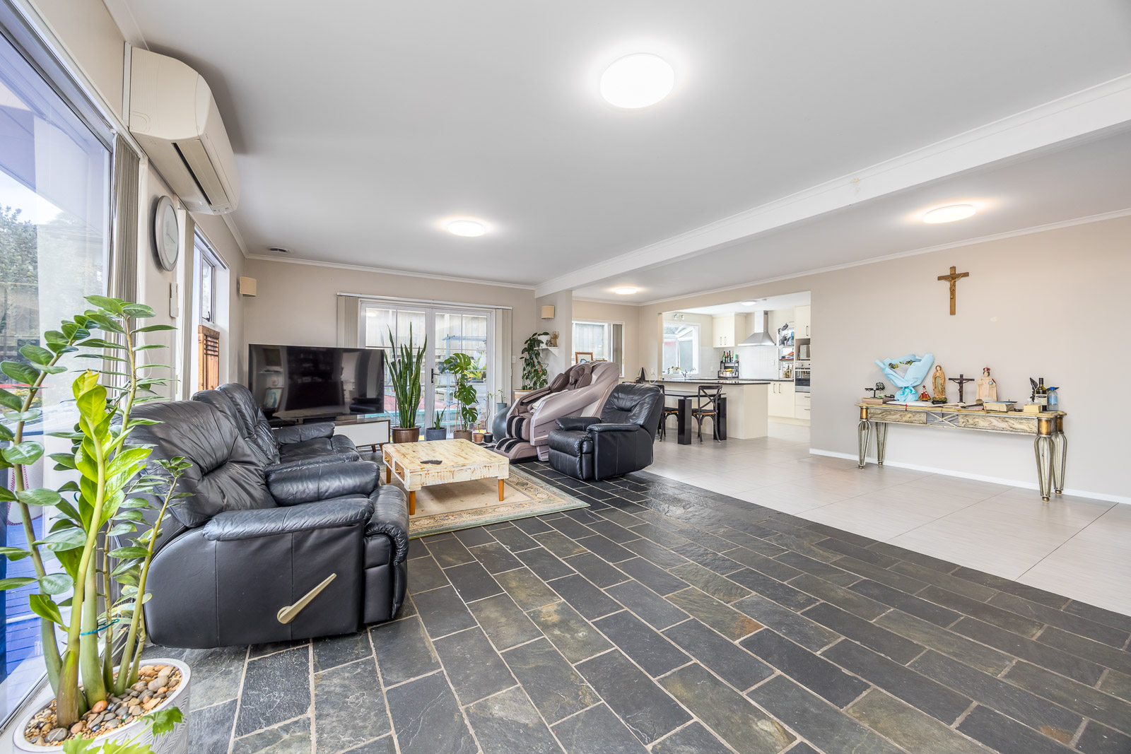 6 Oteha Valley Road, Northcross, photo 3
