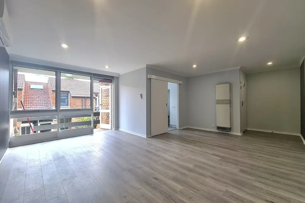 Stylish Two-Bedroom Apartment in Prime Essendon Location