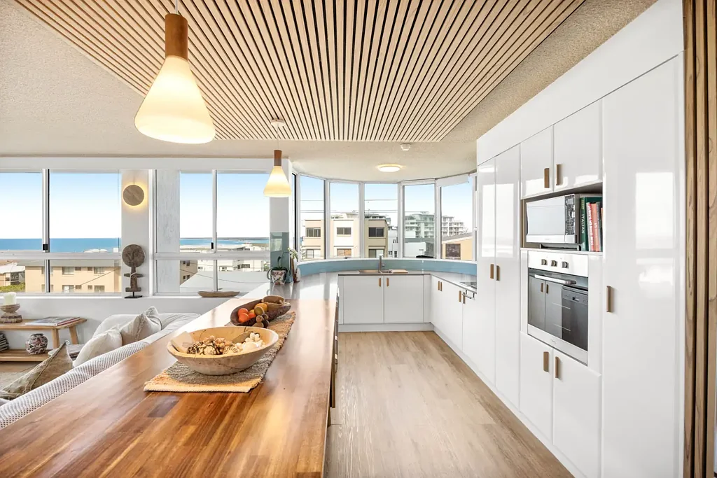 Kings Beach 3ਬੈੱਡਰੂਮ Iconic 'Cirrus' - Ocean Views, Central Location & 3 Bedrooms