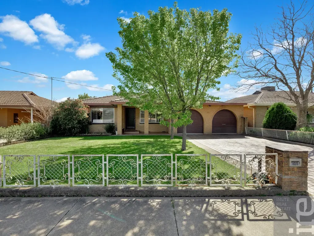 Wangaratta 3બેડરૂમ Entertainers Delight with a Picturesque Pool!