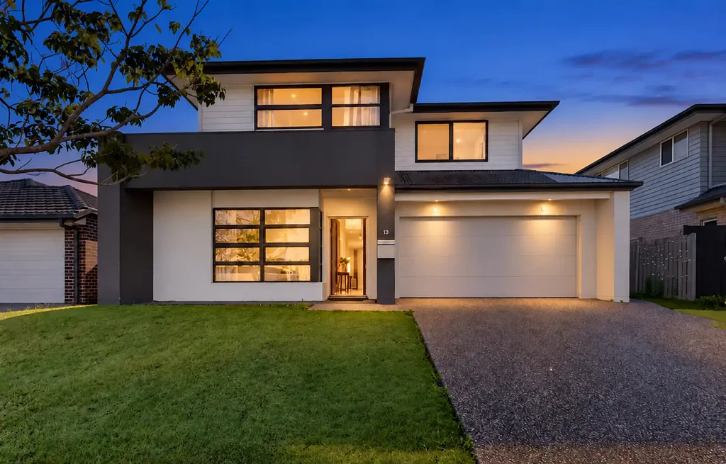 Mango Hill 5房 Capestone Lake 旁宽敞的家庭生活空间 The Perfect Layout for Multigenerational Families