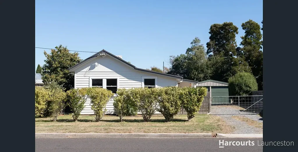 Charming Cottage Living in a Quiet Perth Location