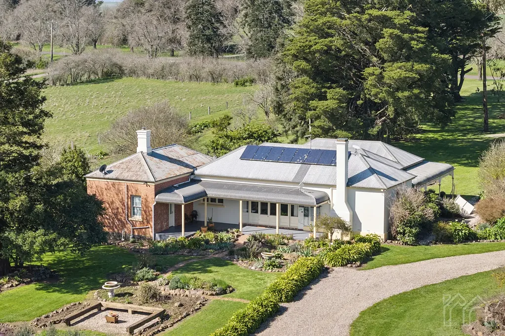 Kingston 5 Bedroom Warawingeth — Historic Beauty, Country Freedom and Endless Possibility