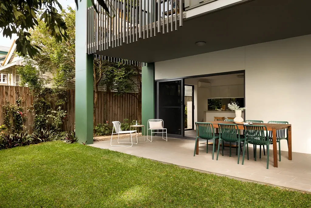 Newmarket 3Kwarto Ground Floor Apartment - Massive NE Private Courtyard