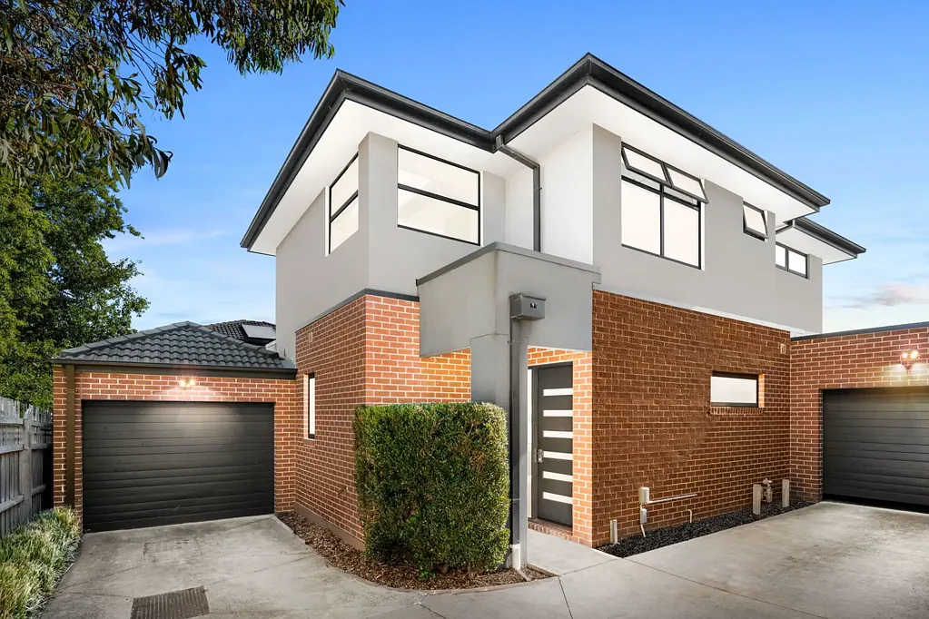 Clayton 5ห้องนอน Spacious & Modern 5-Bedroom Townhouse in Prime Clayton Location