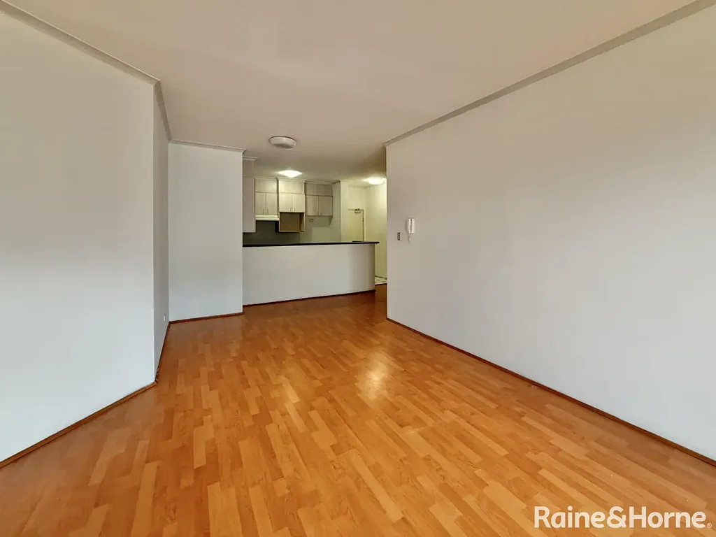 Comfortable & Low-Maintenance Living in the Heart of Kingsford