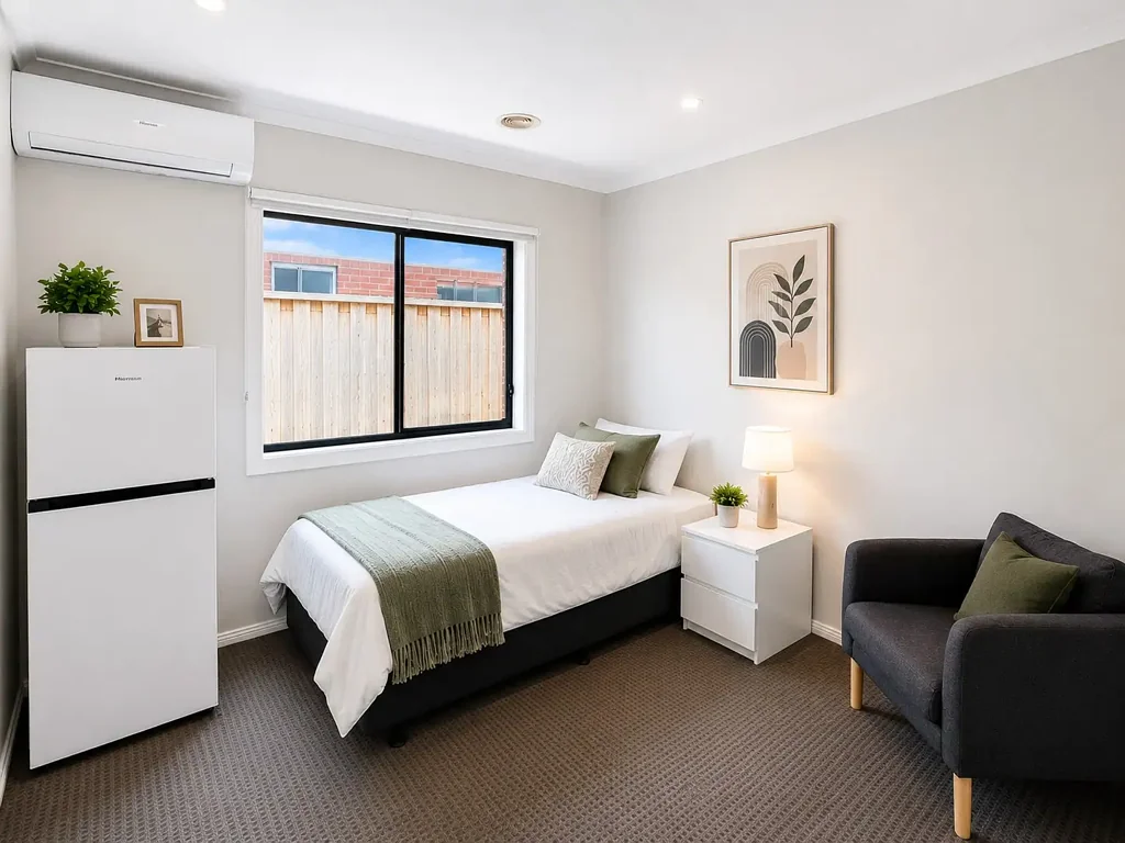 Private Studio with Ensuite & Courtyard - Utilities Included I From $175/week
