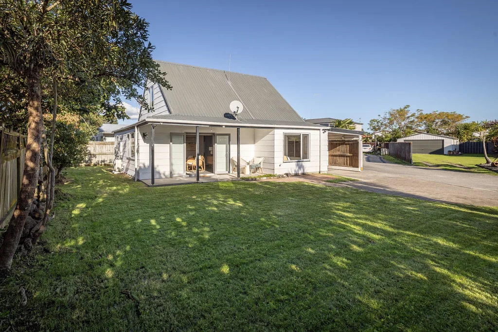 Mount Maunganui 3房  Fresh Interiors and Future Potential