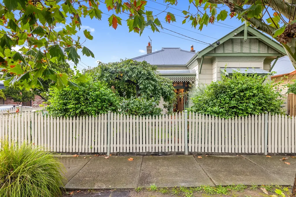 18 Hamilton Street, Seddon, VIC 3011