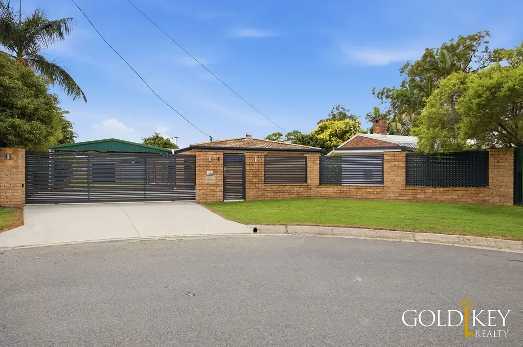 TRADIES DREAM HOME with WORKSHOP & Solar