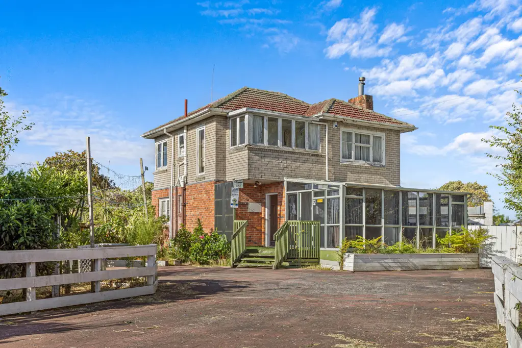 Mangere East 2Moenga Must Be Sold High Growth Site with Huge Potential