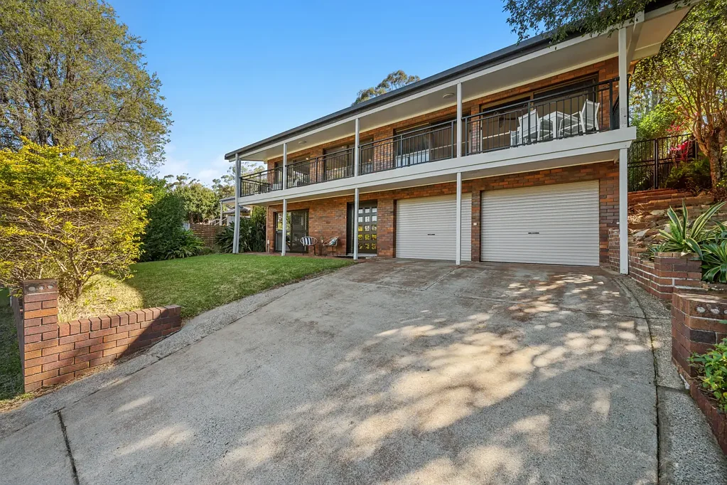 Ashmore 5房  FAMILY ENTERTAINER, MILLION DOLLAR GOLD COAST CITY AND SKYLINE VIEWS.
