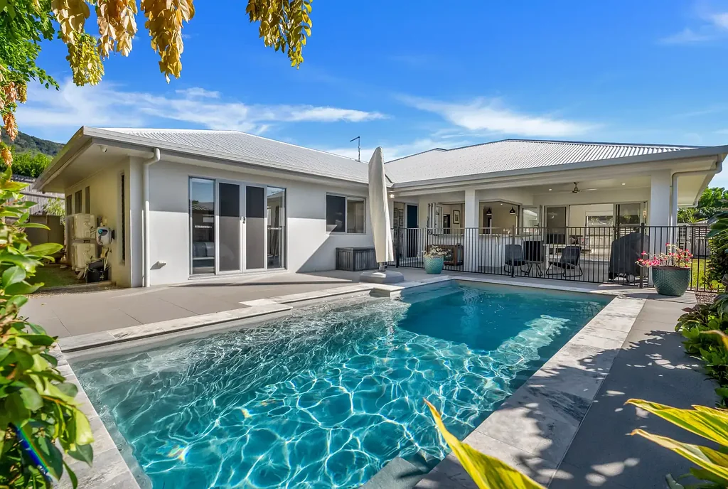 Smithfield 4 Bedroom SMITHFIELD - OWNERS ARE ON THE MOVE - BUYERS, ACT FAST TO SECURE THIS STUNNING HOME!