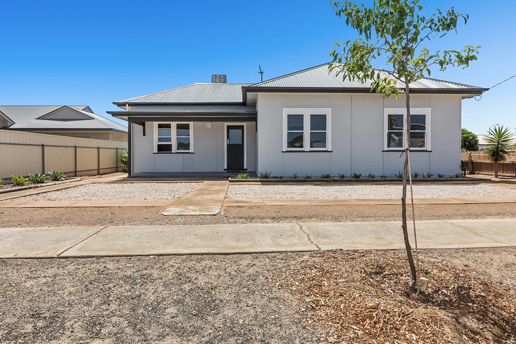 Tumby Bay 4Moenga Fully renovated 4 bedroom home on a big allotment with prime town centre positioning