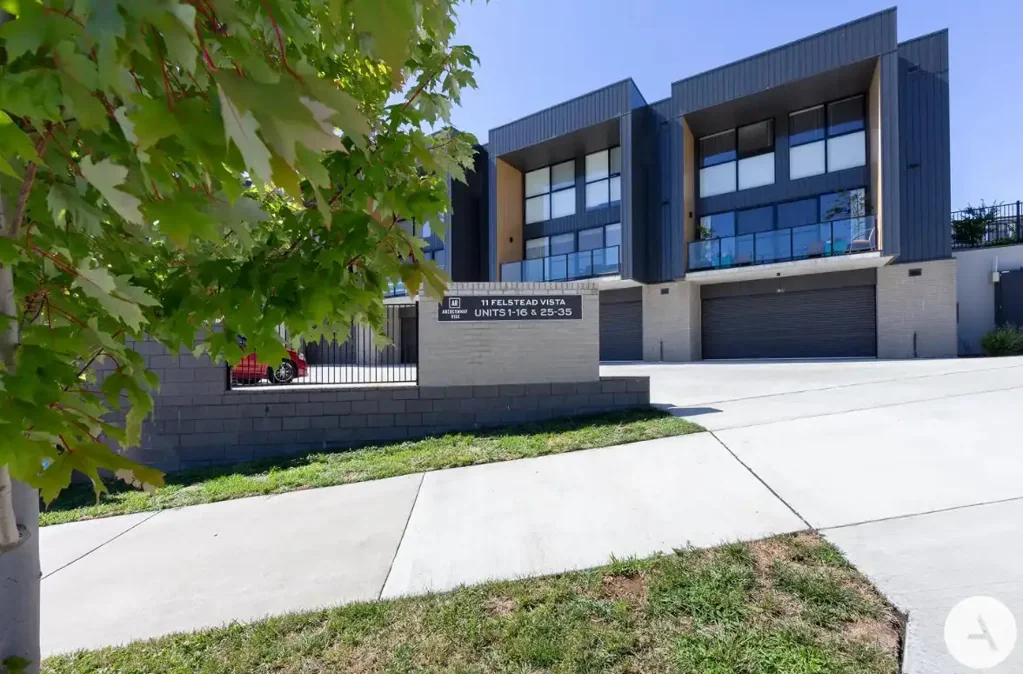Luxury Living in Denman Prospect