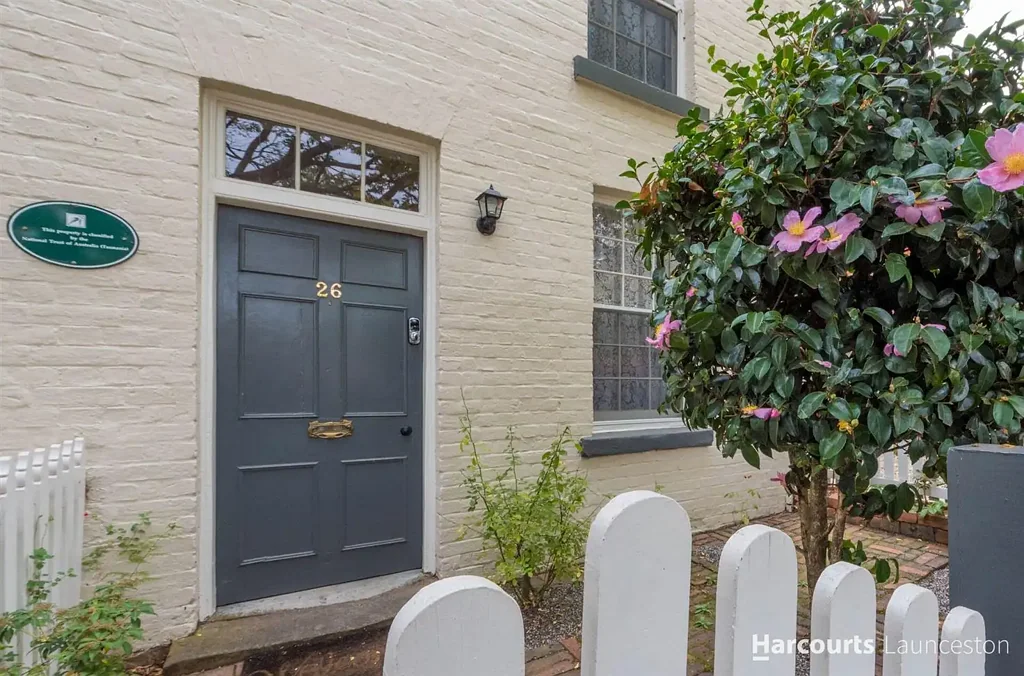 Charming City-Fringe Living in a Prime Launceston Location