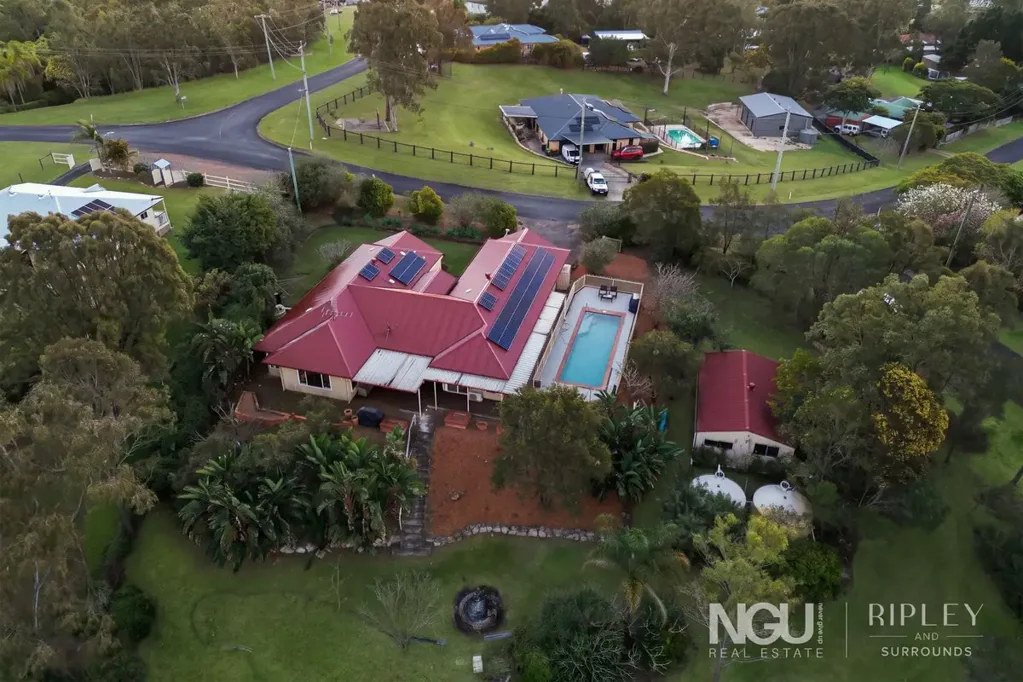 Fernvale 5ਬੈੱਡਰੂਮ The House Is Big. The Block Is Bigger. The Shed and Pool Seal the Deal.