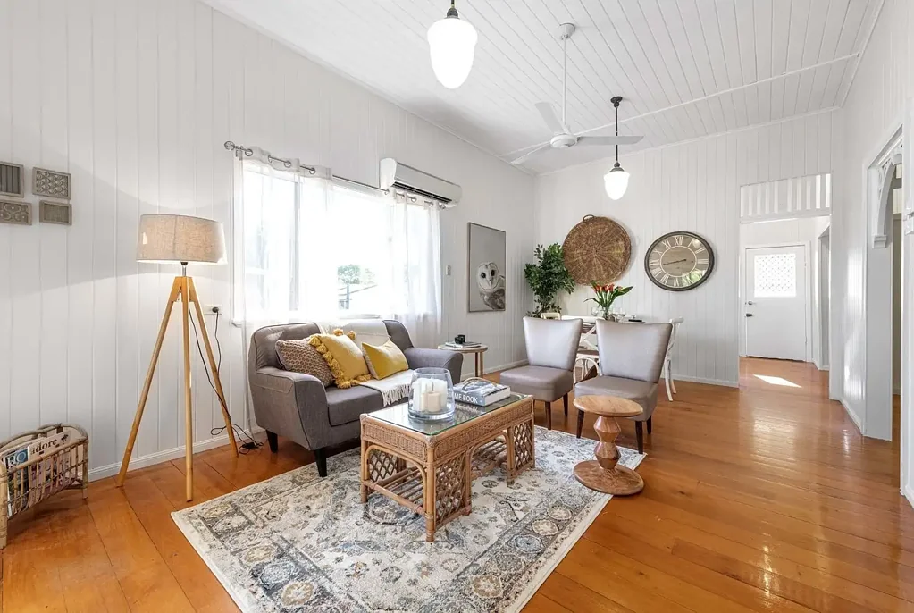 Renovated 1950s Charm Close to the CBD