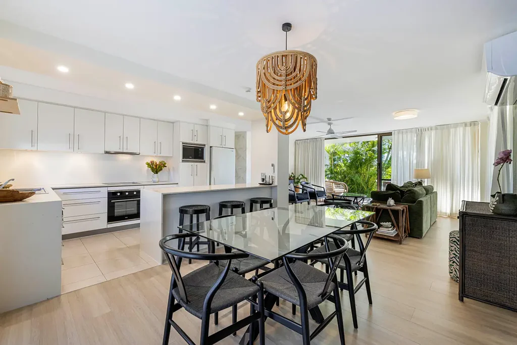 Mooloolaba 2ਬੈੱਡਰੂਮ Refined apartment living with decor to delight and lifestyle to match