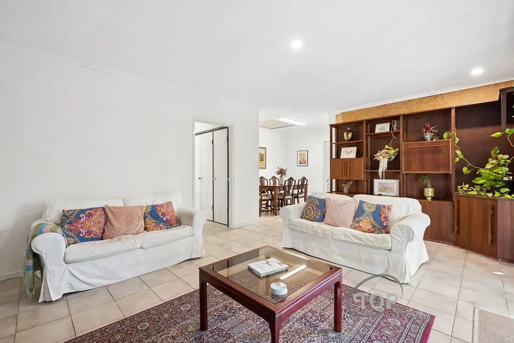 Bull Creek 4房  EXCEPTIONAL CONVENIENCE ON A LARGE 786 SQM BLOCK