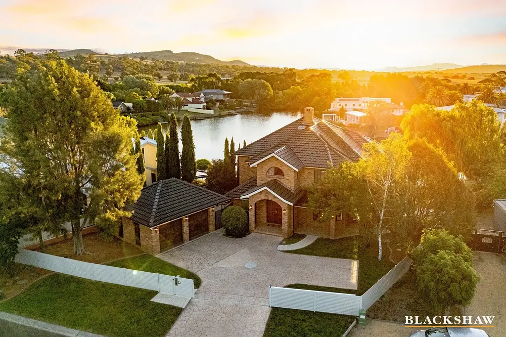 23 Lakeview Gardens, Jerrabomberra, NSW 2619