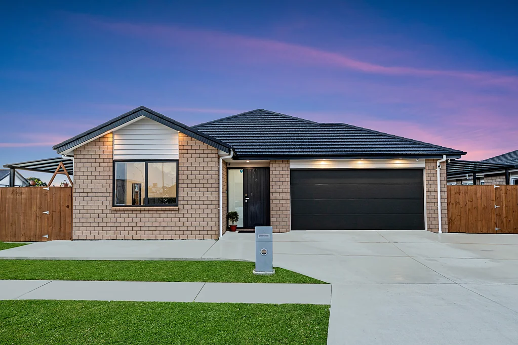 Tuakau 4Moenga Twice the Comfort - 2 Master Bedrooms, 2 Lounges