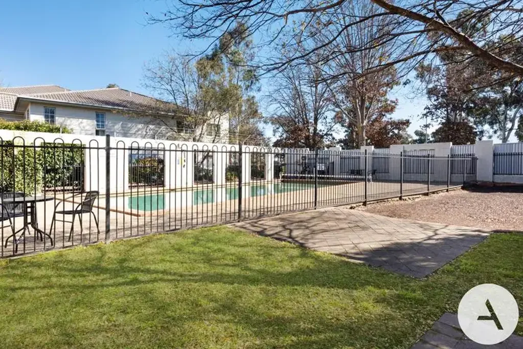 Two-bedroom apartment in great location!